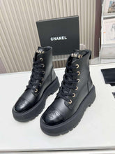 Load image into Gallery viewer, Luxury Lace Up Chunky Heel Boots
