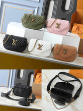 Load image into Gallery viewer, New Wave Multi Chain Pochette
