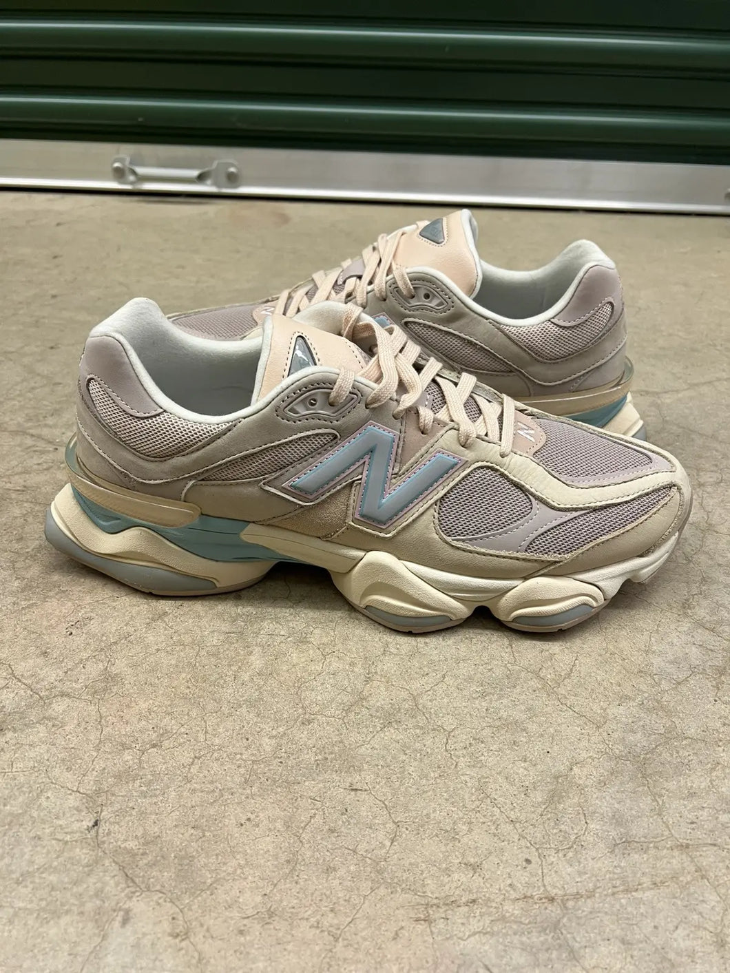 9060 Beige/Tan/Blue