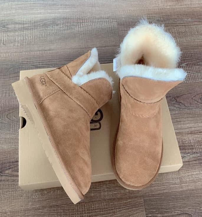 Size 7 fleece lined boots