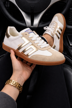 Load image into Gallery viewer, 70 Sneakers
