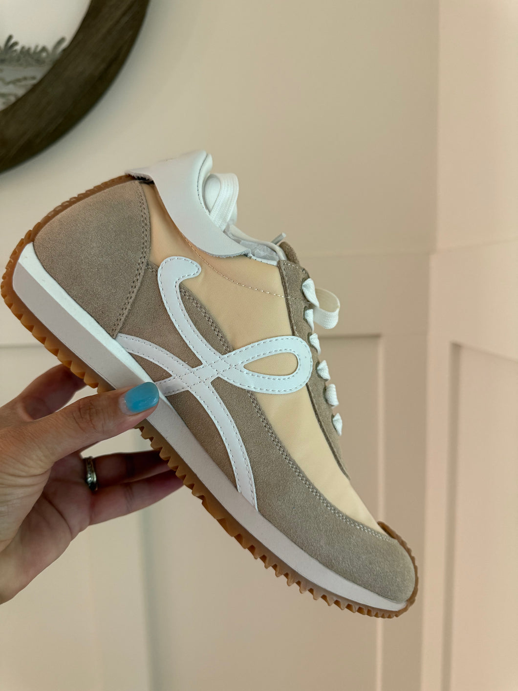 Size 9 Luxury Tennis Shoes
