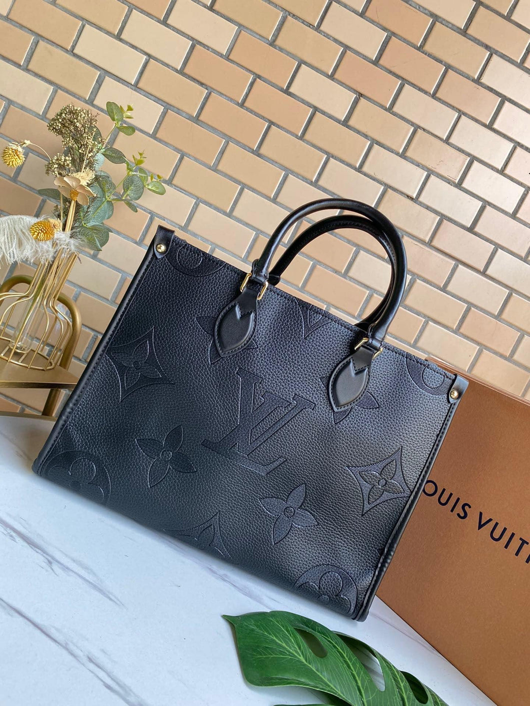 Medium OTG BlackTote MM