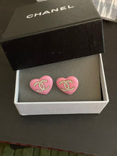 Load image into Gallery viewer, Heart Earrings and box
