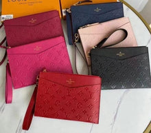 Load image into Gallery viewer, Wristlet
