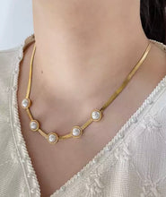 Load image into Gallery viewer, Dara Necklace
