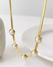 Load image into Gallery viewer, Dara Necklace
